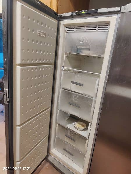 Fridge and Freezer double unit Perfect condition 2