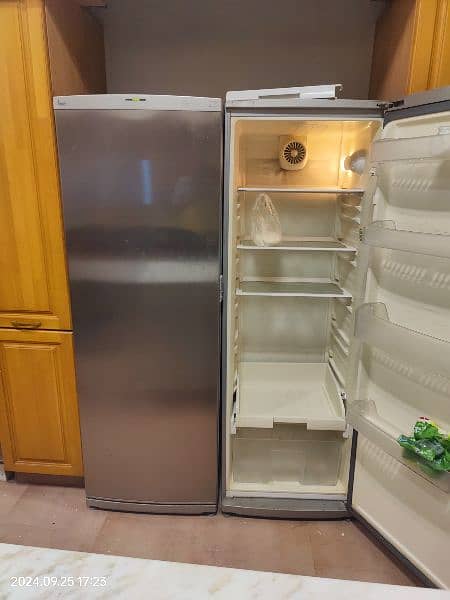 Fridge and Freezer double unit Perfect condition 4