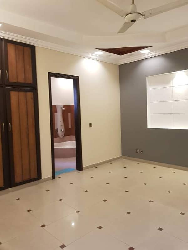 1 kanal Furnished Upper Portion is Available For Rent In DHA Phase 3 Lahore At Super Hot Location. 12