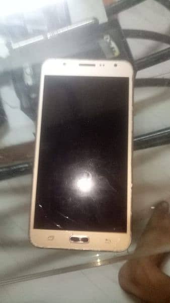 Samsung Galaxy j7 pta non 1