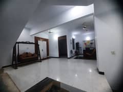 3 BED DD WESTOPEN 1ST FLOOR PORTION FOR RENT