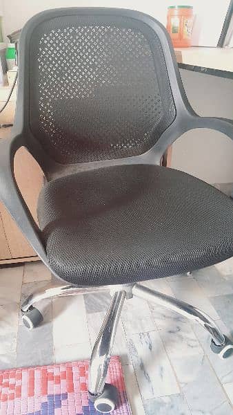 bossy chair, office chaur, study chair, rotating chair 1