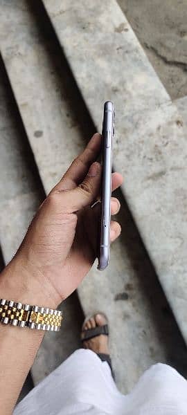 Iphone 11 non pta JV with display message 7