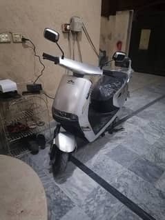 Ramza G7 electric scooter brand new