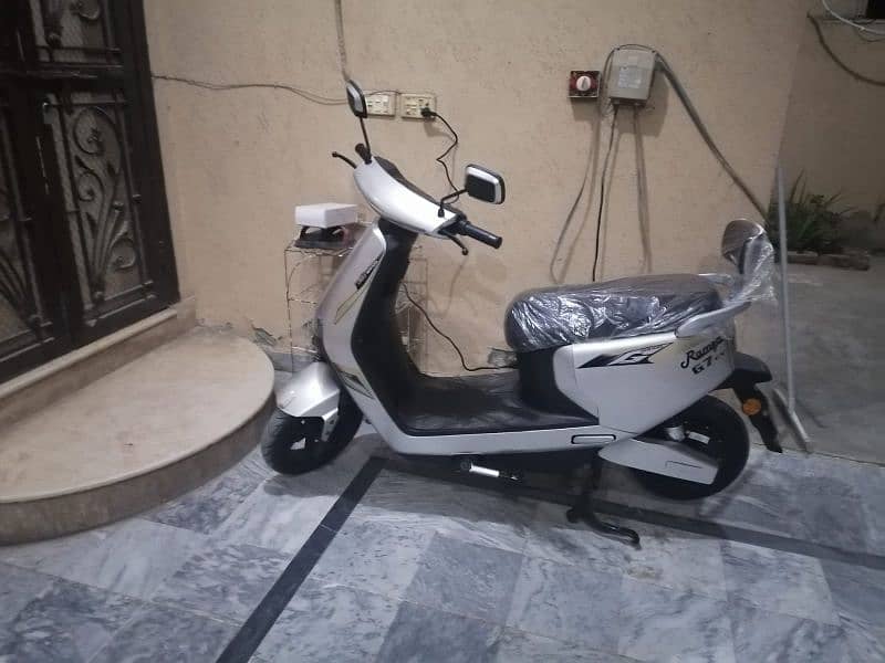 Ramzan G7 electric scooter brand new 1