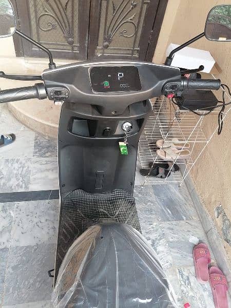 Ramzan G7 electric scooter brand new 3