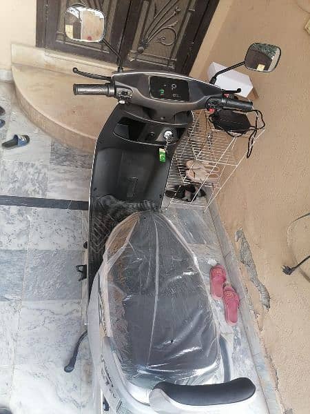 Ramzan G7 electric scooter brand new 4