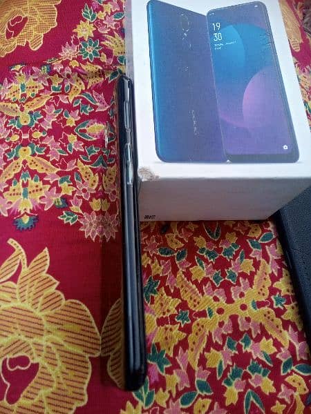 Oppo F11 4/64 sth Box h 3