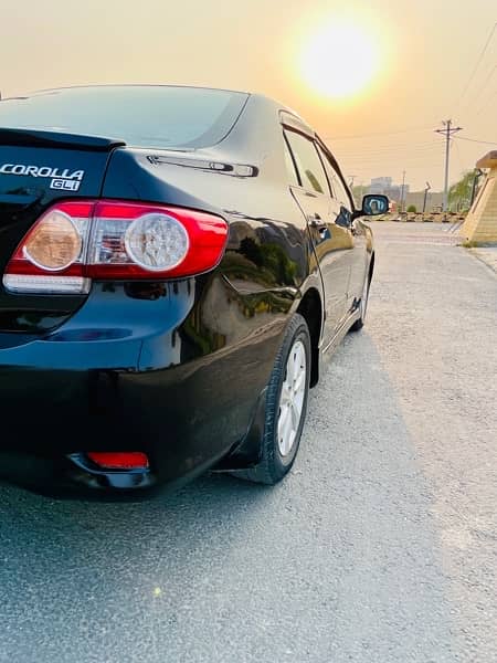 Toyota Corolla GLI 2013 5