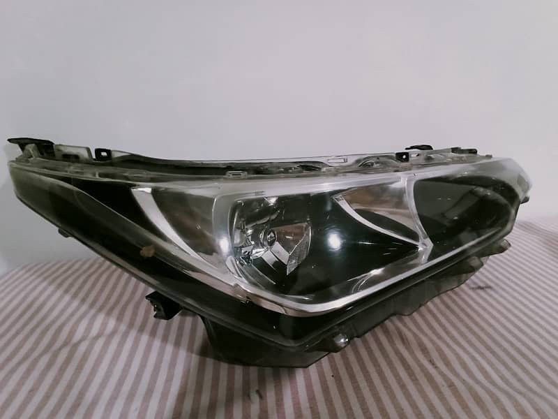 Toyota Corolla 2018 Model headlights  for sale 3