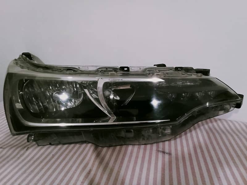 Toyota Corolla 2018 Model headlights  for sale 4