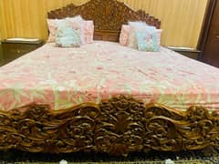 Solid wood bed 0