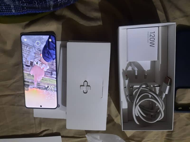 Redmi note 13 pro+ 5g (12+512) pta proved, 5 days used only 5