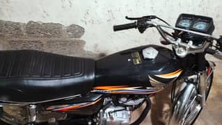 Honda cg 125
2020 model 
Balakc color

Panjaab number
First owner