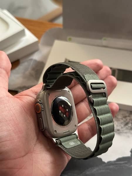 Apple Watch Ultra 49mm Titanium Green Alpine Loop M 9