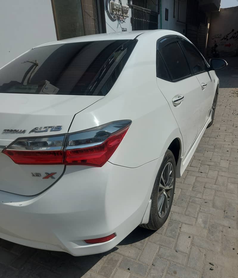 Urgent sale Corolla Altis 2020 automatic 1