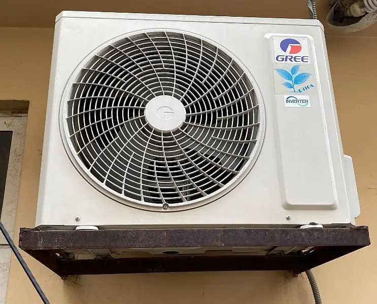 Gree R-410A 1.5 Ton Black Color Heat and Cool Inverter 3