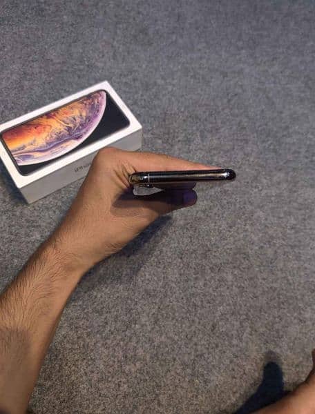 IPhone Xs Max My WhatsApp Number 0324/5236/442 1