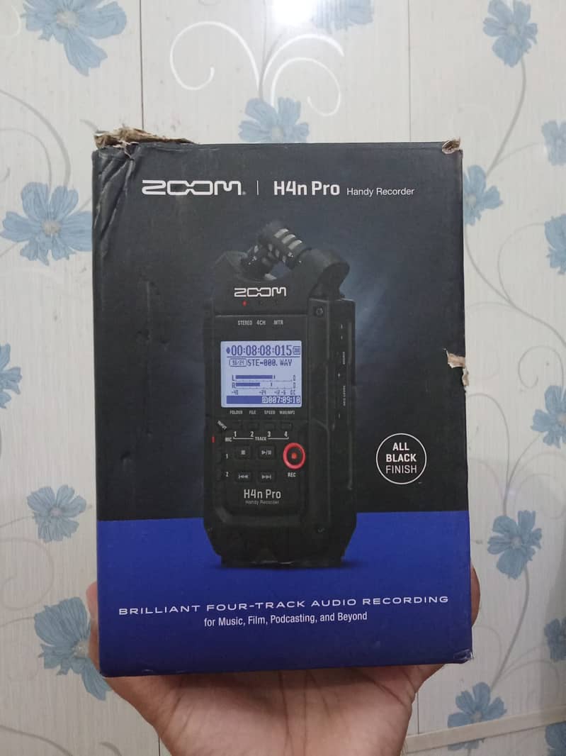 Zoom H4n Pro Black Edition 4-Channel Handy Recorder 4