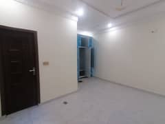 Prime Location LDA Avenue 10 Marla House Up For rent 0