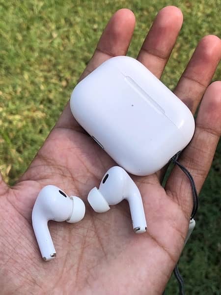 iphone airpod 2nd generation 2023 (warranty available ) exg possible 1