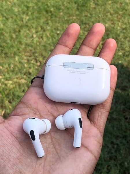 iphone airpod 2nd generation 2023 (warranty available ) exg possible 2