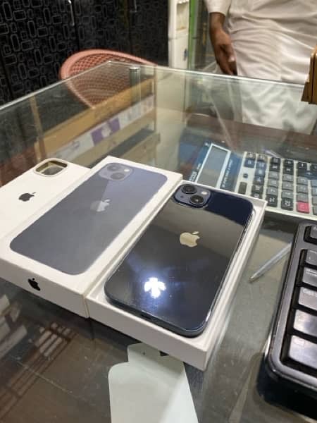 iphone 13 128Gb jv with box 1