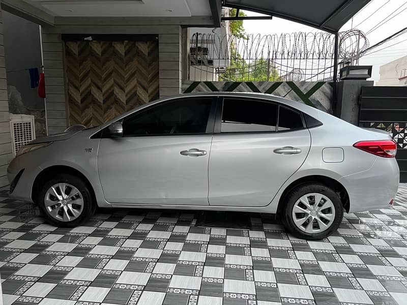 Toyota Yaris 2022 GLI CVT 5