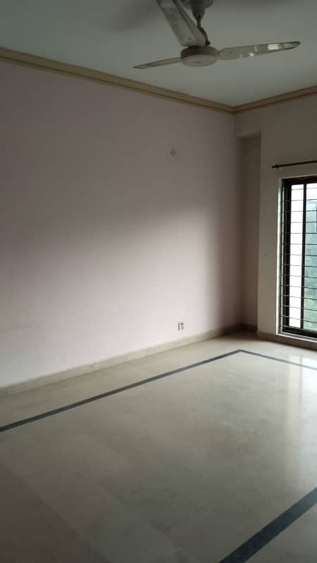 10 Marla upper porshan available for rent in Valencia town 11