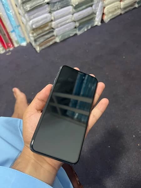 I phone 11 pro max 256 gb pta approved 0