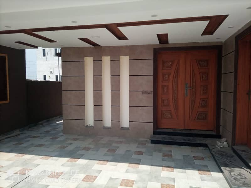 10 Marla Luxury Brand New 1st Entry 6 Bed Room House Available For Rent in Overseas B Ext Block Bahria Town Lahore 6