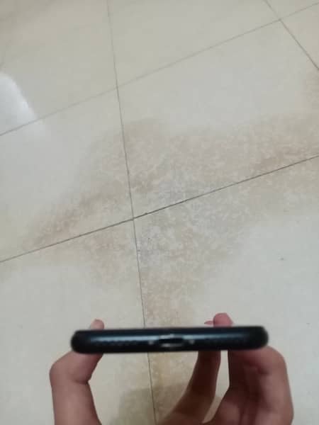 IPHONE SE 2020(urgent sale) 3