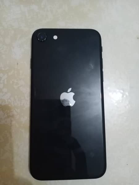 IPHONE SE 2020(urgent sale) 5