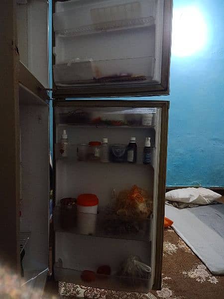 Fridge for sale. 4