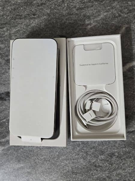 iPhone 15 pro 256GB Natural titanium LLA 10/10 1