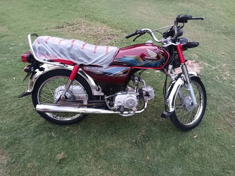 Honda CD 70 model 2021/2024 1