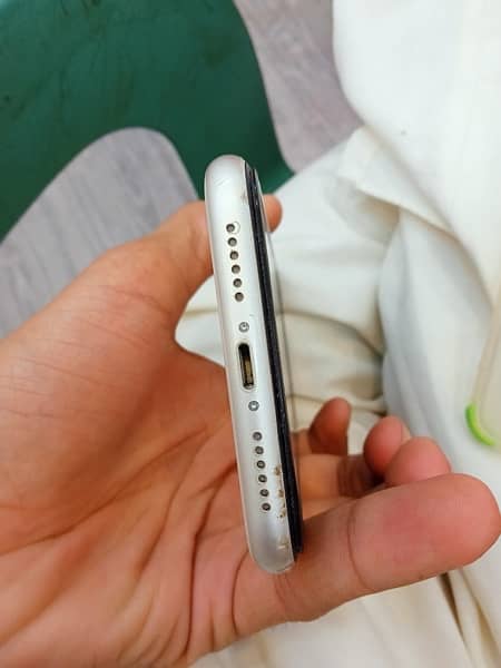 Iphone 11 64GB white non Pta 6