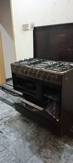 Cooking Range with 5 BURNERS