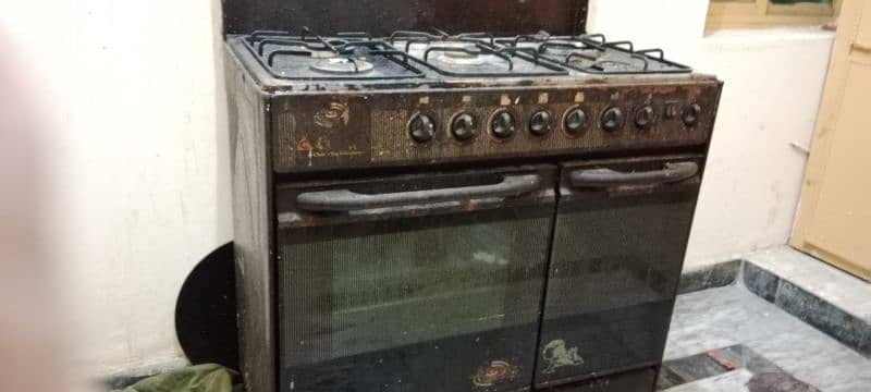 Cooking Range with 5 BURNERS 2