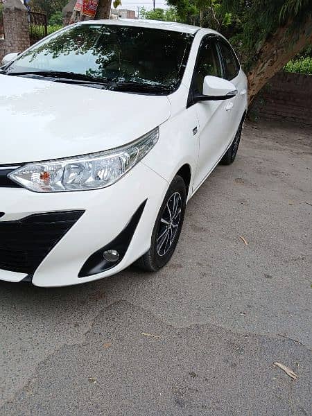 Toyota Yaris Ativ Cvt 1.3 2