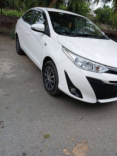 Toyota Yaris Ativ Cvt 1.3 3