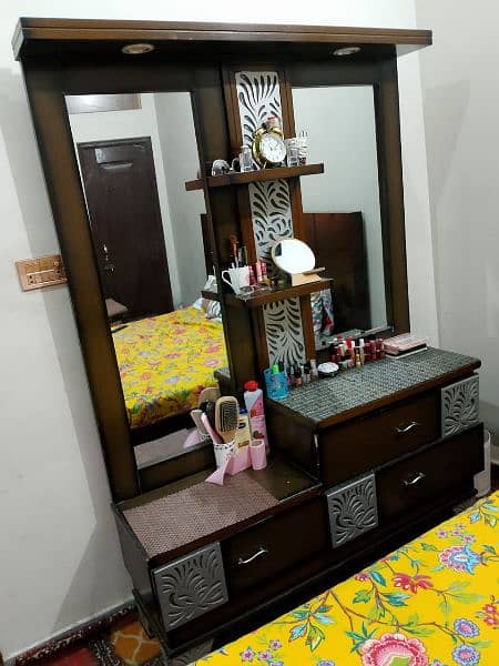 dressing table 3