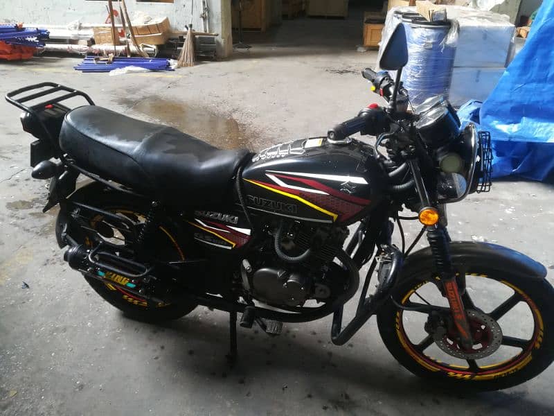 Suzuki GS 125 4