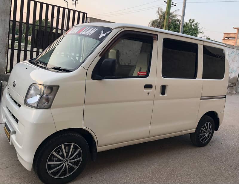 Daihatsu Hijet 2015 3