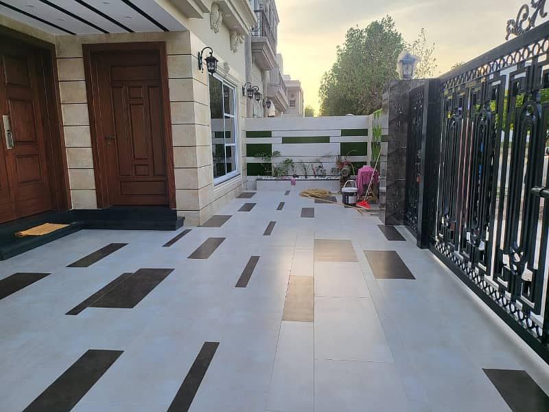 10 Marla Most Luxurious House Available For Sale In Phase 1 Bahria Orchard Lahore 19