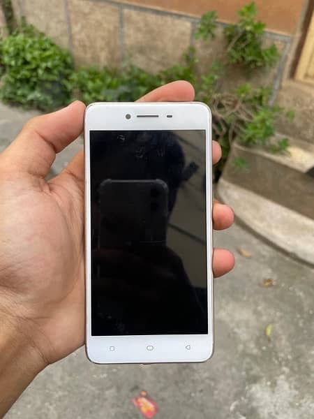 one plus 5 and Oppo A37F 6