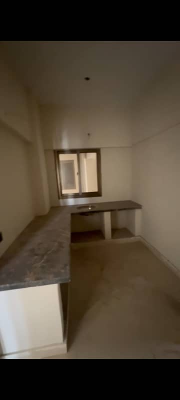 2 Bed lounge For Sale Prime Location 3 Side Corner 6