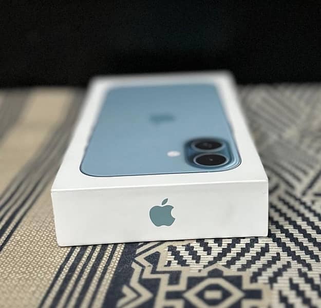 iPhone 16 Teal 128 GB Non Ative 3