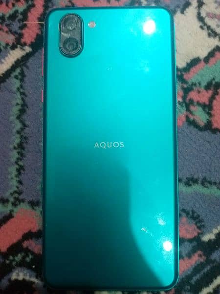 AQUOS R3 FOR SELL FULL GENIOUN ONLY PANEL IS NOT WORKING BAKI 7