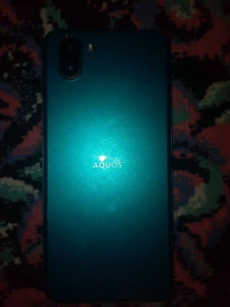 AQUOS R3 FOR SELL FULL GENIOUN ONLY PANEL IS NOT WORKING BAKI 8